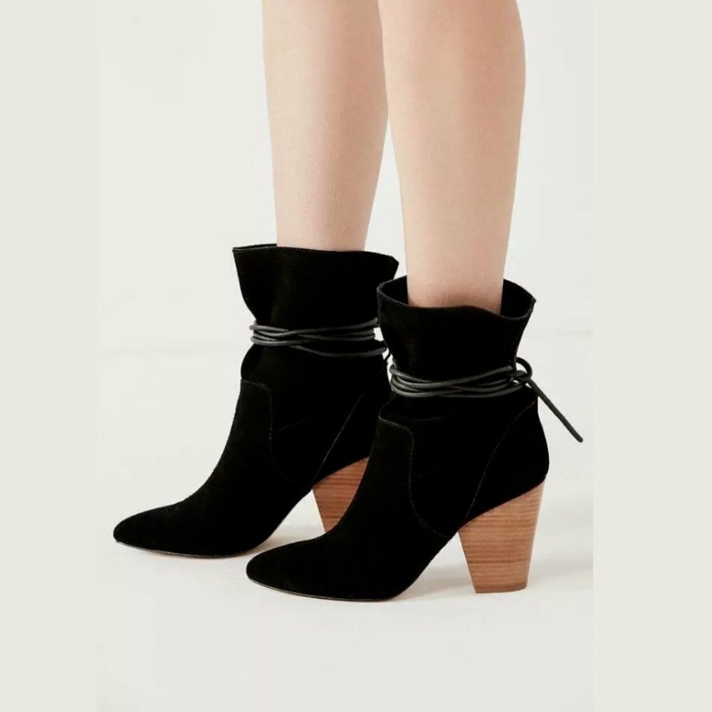 Urban Outfitter Carla Slouch Boots Black sz 9